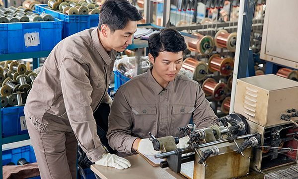 Công Nhân Nhà Máy